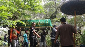Pemakaman Aremania Korban Tragedi Kanjuruhan ke 135 di TPU Sudimoro
