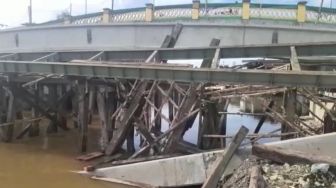 Pekerja Bangunan yang Tertindih Kerangka Beton Jembatan di Banjarmasin Seorang Kepala Proyek, Pengerjaan Dihentikan