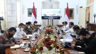 Rapat Bahas Kasus Obat Penyebab Gagal Ginjal, Jokowi: Jangan Anggap Kecil, Ini Masalah Besar