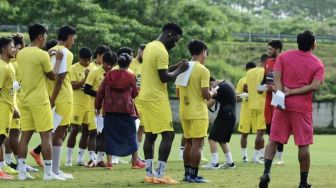 Arema FC Mulai Latihan Terpusat di Kota Batu untuk Pemulihan Pemain