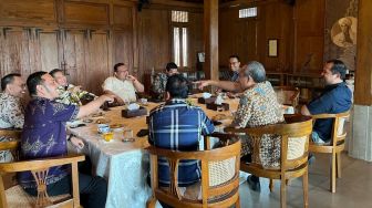 Tim Kecil Serius Bahas Cawapres di Rumah Mantan Gubernur DKI, Hasilnya Alot: Antara AHY, Aher atau Terserah Anies