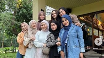 Kumpul Bareng Bestie Pakai Tas Mewah dan Celana Murah, Segini Total Harga Outfit Lesti Kejora