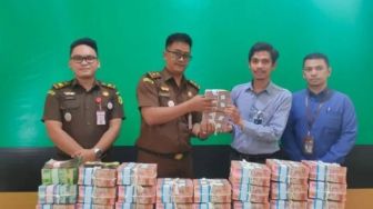 Kejari Ketapang Kembalikan Uang Negara Rp3 Miliar