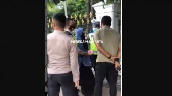 Heboh Wanita Bercadar Todong Senpi ke Paspampres di Istana, Netizen Curiga Pengalihan Isu: Tanda Mau Pemilu