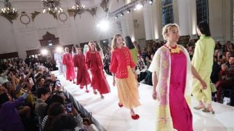 Bikin Bangga, Brand Lokal Fashion Wearing Klamby Tampil di Ajang London Fashion Week 2022