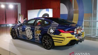 M850i Edisi Khusus Kolaborasi BMW The 8 x Jeff Koons Bakal Dilelang, Salah Satu Unitnya Tampil di Museum MACAN