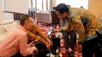 Gubernur Sulsel Andi Sudirman Terima Kunjungan Investor Luar Negeri, Bahas Energi Terbarukan