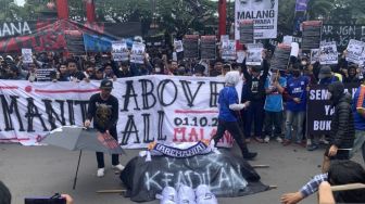 Demo Ribuan Aremania di Malang Tuntut PSSI Mundur dan Proses Hukum yang Adil Tragedi Kanjuruhan