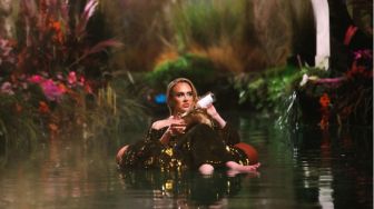 Adele Tampil Memukau dalam Video Musik Terbaru 'I Drink Wine'
