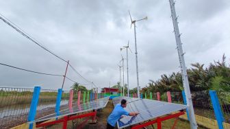 Berkat EWS Tenaga Hybird, Tambak Aming di Kampung Laut Cilacap Kini Selamat dari Luapan Banjir Rob