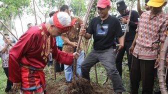 Lihat Lahan Singkong dan Pengolahan Tepung Mocaf, Ganjar: Ini Praktik Menjaga Ketahanan Pangan Alternatif