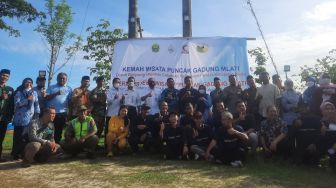 Dukung Puncak Gadung Mlati Jadi Desa Wisata, Warkaban Gelar Kemah Wisata