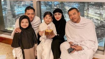 8 Artis yang Pernah Ajak Karyawannya Umrah, Anang dan Ashanty Bahkan Sudah Dua Kali