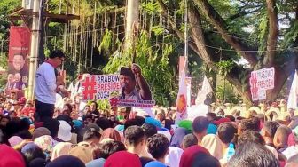 Warga Medan Ramai-ramai Deklarasi Prabowo Presiden 2024 di Stadion Teladan