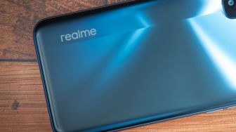 Terungkap Desain Belakang HP Baru Realme Misterius dari FCC