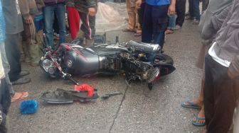 Pelajar di Solok Tewas Usai Terjatuh dari Motor dan Tabrak Truk