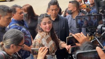 Soal Penahanan Nikita Mirzani, Dewi Perssik Beri Tanggapan Menohok