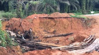 Perbaikan Jalan Putus Tirta Madu Baru Dilakukan Tahun Depan