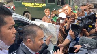 Sebut Penyidik Tak Pernah Kooperatif, Kuasa Hukum Bakal Serahkan Bukti yang Ada Bercak Darah Brigadir J ke Hakim