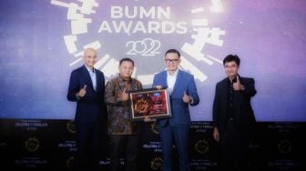 Semen Gresik Raih Dua Penghargaan BUMN Awards dari The Iconomics