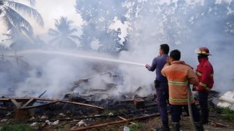 Kandang Ayam di Gunungsari Kebakaran