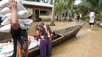 Banjir Bikin Warga Pedalaman Aceh Timur Terisolir