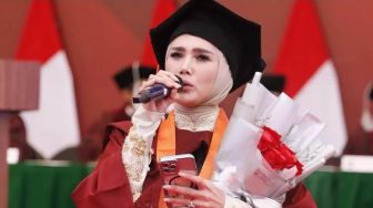 Mulan Jameela Meriahkan Acara Wisuda Seperti Konser, Warganet: Privilege di Kampus Ada Mahasiswa Artis