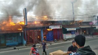 Kebakaran, 6 Bangunan Usaha Hangus di Jalan Siaga Balikpapan