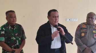 Tak Ditangkap Padahal Satu Acara Bareng Tersangka Bupati Bangkalan, Ketua KPK: Mohon Bersabar, Kami Lagi Bekerja