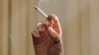 Pemilik Warung Kelontong: Jual Rokok Ketengan Jauh Lebih Menguntungkan