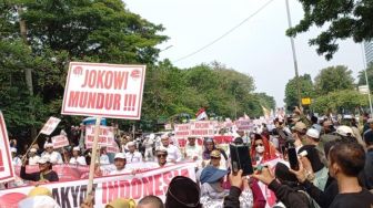 Gelar Long March ke Kawasan Istana, Massa GNPR Kompak Pekik: Mundur Jokowi Sekarang Juga!