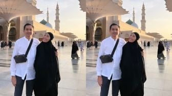 Ayu Dewi Bagikan Momen Umrah, Tingkah Regi Datau Disorot: Gak Yakin Khusyuk