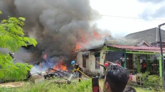 4 Bangunan di Tanjung Laut Terbakar Api, Kerugian Ditaksir hingga Ratusan Juta