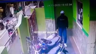 Ngeri! Pasutri di Tumpang Kehilangan Harta Benda Saat Ditinggal Pergi, Aksi Pelaku Terekam CCTV