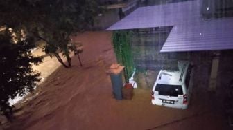 Banjir Bandang Terjang Sijunjung, Ratusan KK Terdampak, 1 Rumah Hancur Rata dengan Tanah