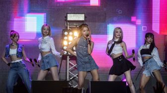 Aksi Girl Band Secret Number Menggoyang Panggung Joyland Festival 2022