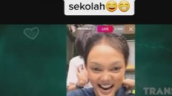 Heboh! Rina Nose Impersonate Bunda Corla, Netizen: Mirip Banget!