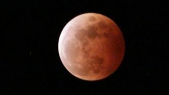 Penjelasan Ilmiah Gerhana Bulan Total serta Tata Cara Shalat Sunnah Saat Terjadi Gerhana