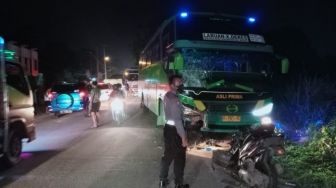 Pemotor Tewas Tertabrak Bus Asli Prima di Jalan Arah Palima Serang
