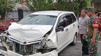 Kabar Duka! Mantan Ketua Bawaslu Jatim Meninggal Kecelakaan, Mobil Ringsek Parah Tabrakan Dengan Pikap