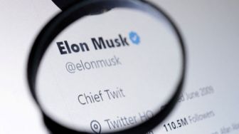 Selain Biru, Elon Musk Akan Kenalkan Warna Centang Emas dan Abu di Twitter