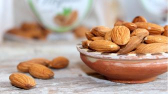 Kaya Nutrisi, Ini 3 Alasan Ibu Hamil harus Mengkonsumsi Kacang Almond