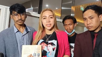 Feby Sharon Berikan Bukti Jika Dirinya Istri Sah AKBP Aris Rusdiyanto