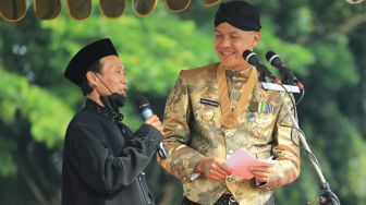 Sebut New Hero, Ganjar Ajak Subari Naik Mimbar Upacara Hari Pahlawan