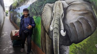 Dipenuhi Mural, Gang Sempit di Mampang Lebih Berwarna