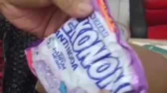 Kurir Paket di Bekasi Gagalkan Penipuan Pembelian STB, Saat Dibuka Isinya Sabun Colek