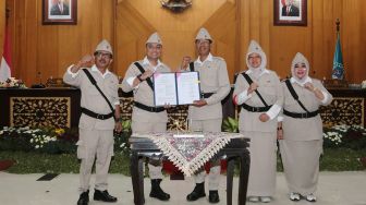 Tepat di Hari Pahlawan, APBD Surabaya 2023 Disahkan dan Rp3 Triliun Ditujukan untuk Pemberdayaan UMKM
