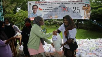 Lewat Pasar Sembako Murah, UKM Sahabat Sandi Bantu Emak-emak Desa Jangkau Harga Bahan Pokok Yang Terus Naik
