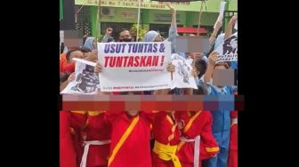 Bikin Nangis, Puluhan Anak Lantunkan Doa untuk Korban Kanjuruhan, Puan Kunjungi Lokasi Tragedi Itaewon