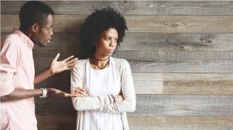 4 Tanda Kamu Harus Segera Memperbaiki Hubungan dengan Pasangan